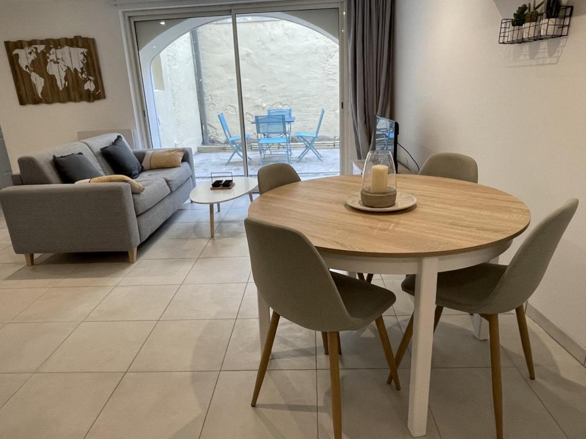Appartement Climatise Avec Cour En Centre Ville Carpentras Exteriör bild